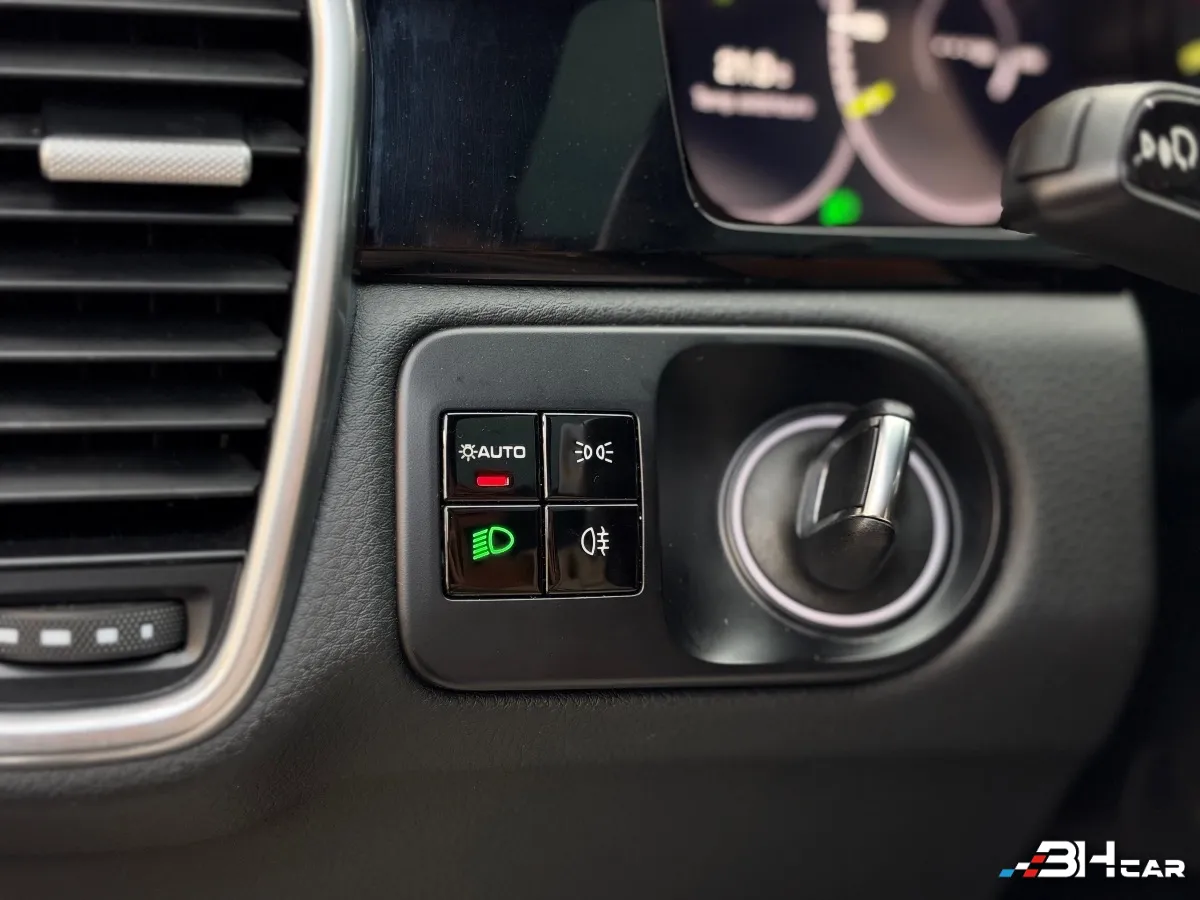 Porsche Cayenne - photo 21