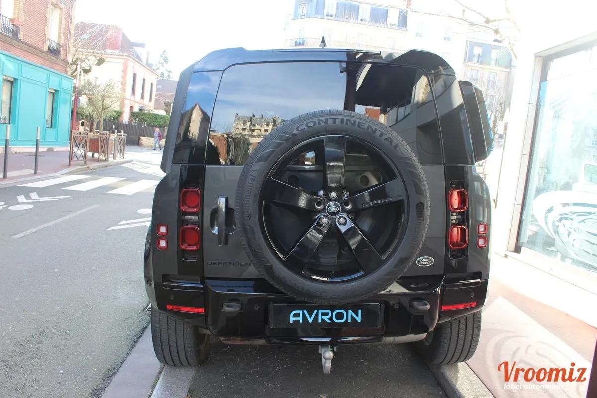 Land Rover Defender 