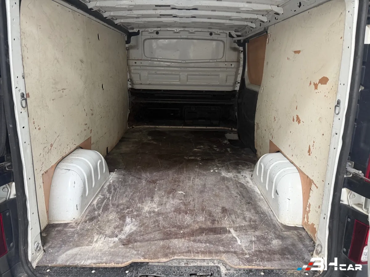 Opel Vivaro Vu - photo 11