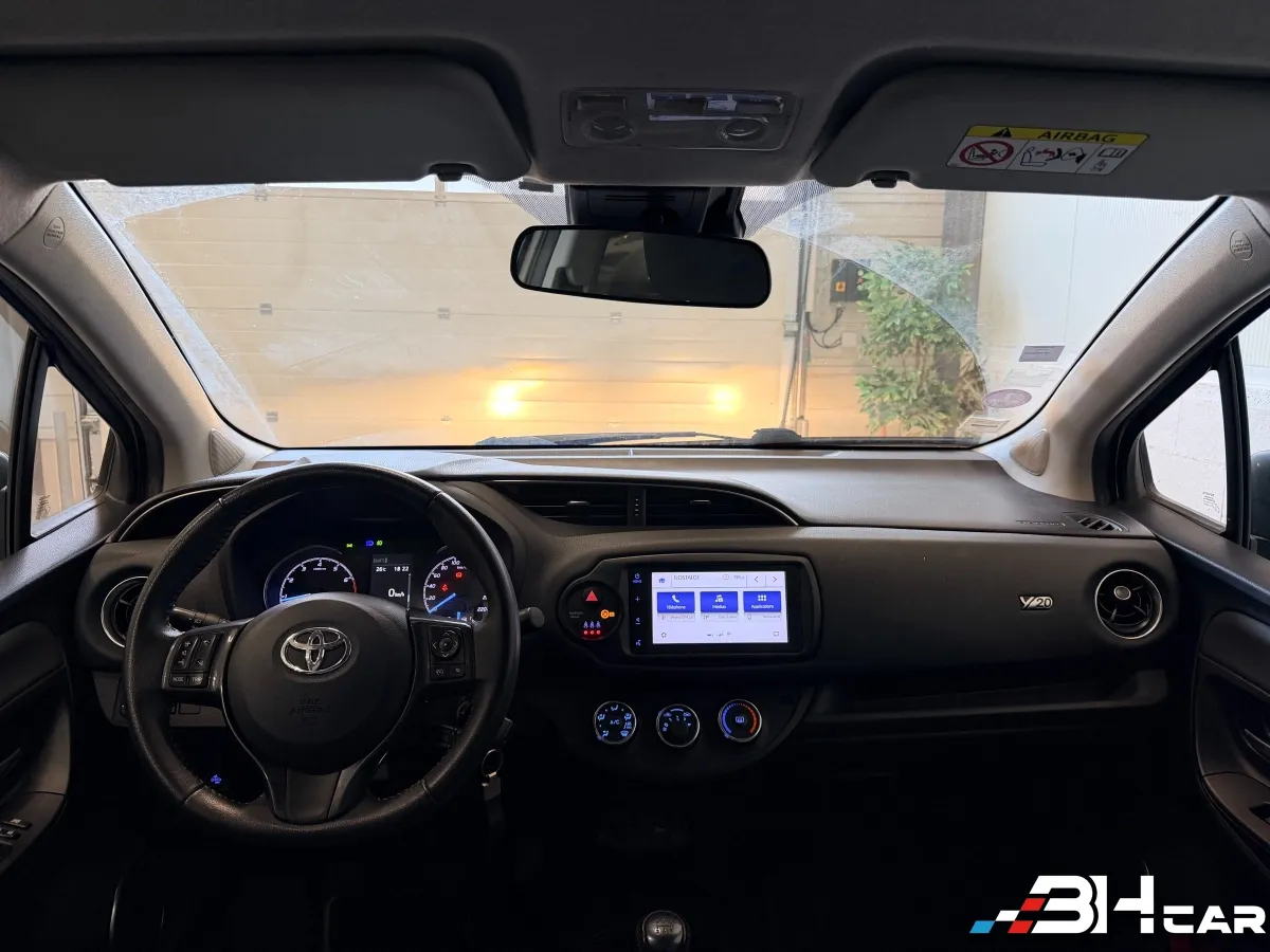 Toyota Yaris - photo 10
