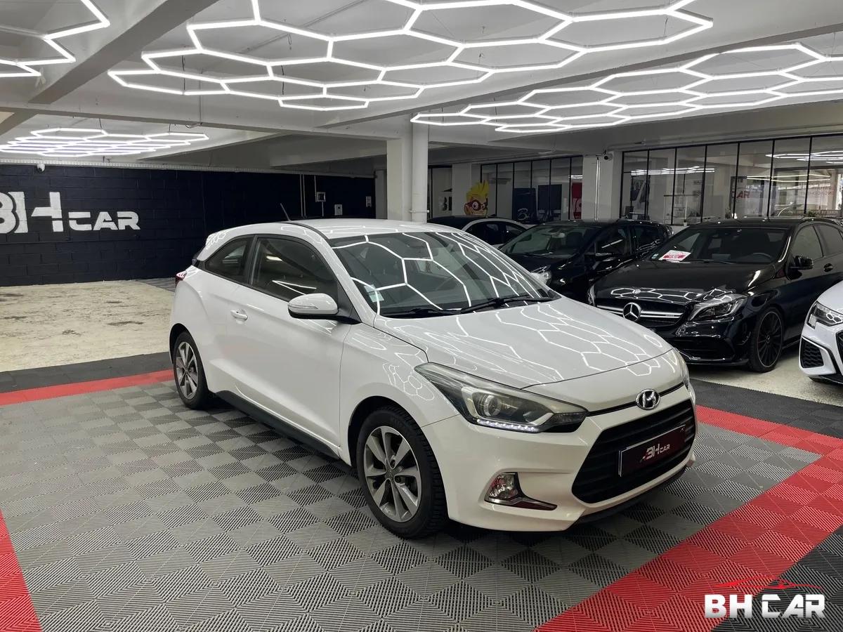 Image: Hyundai I20 Coupé - 1.2 - 84 ch - Clim / Radar de recul / Régulateur / Idéal Jeunes Permis