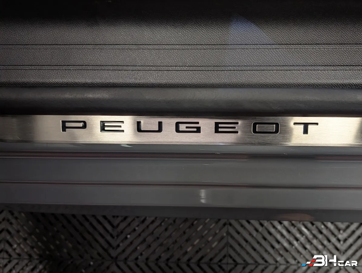 Peugeot 208 - photo 9