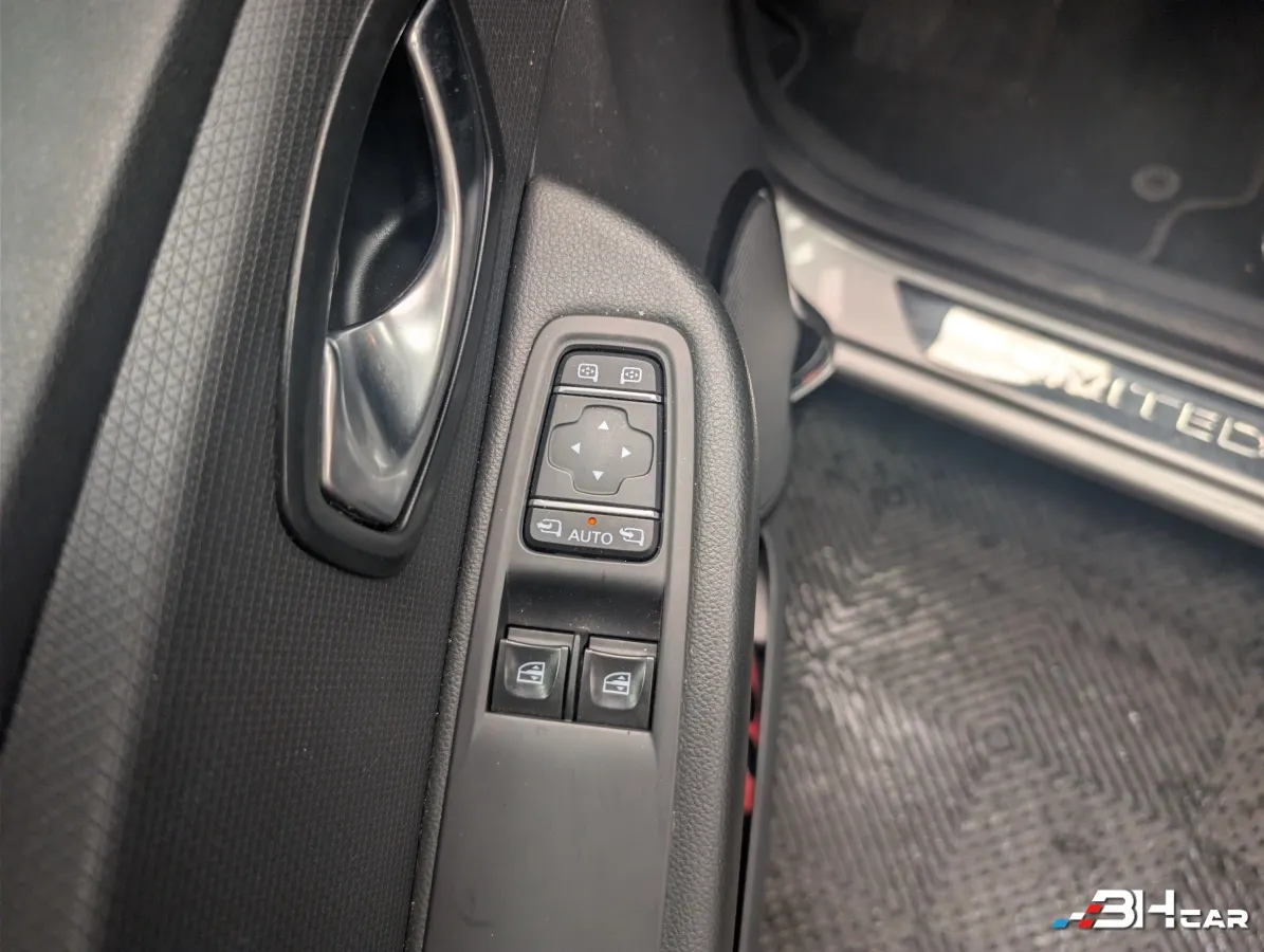 Renault Clio - photo 16