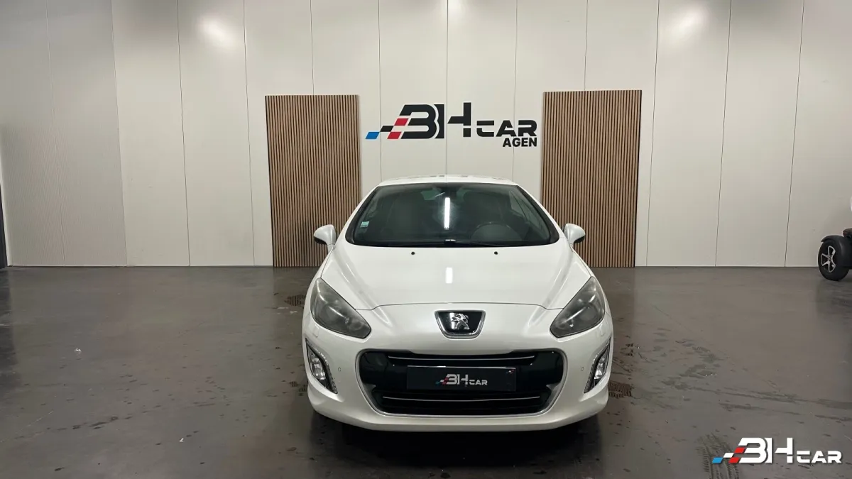 Peugeot 308 - photo 2