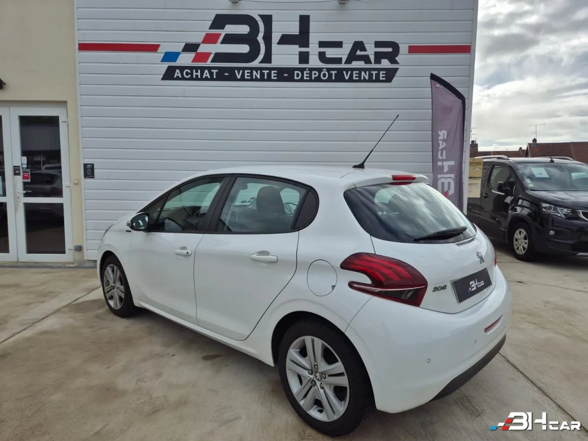 Peugeot 208 - photo 3