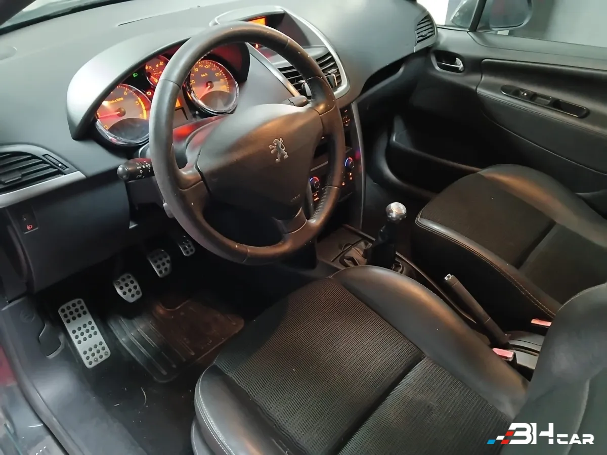 Peugeot 207 - photo 14