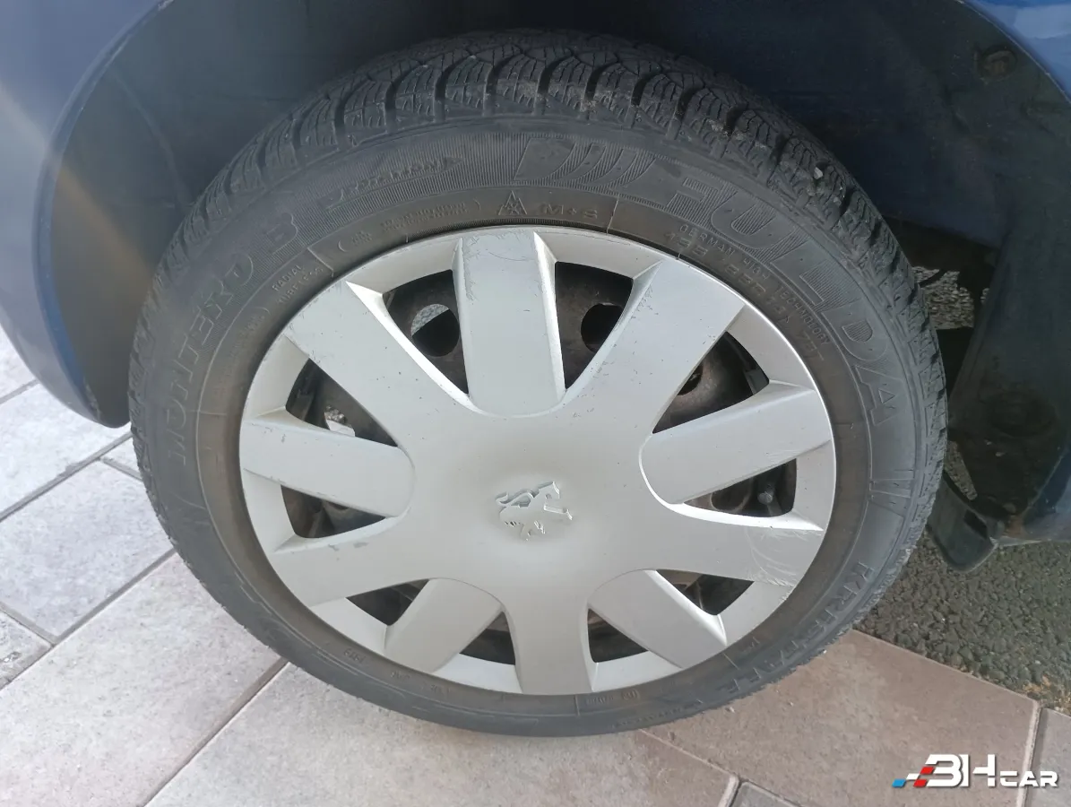 Peugeot 107 - photo 12