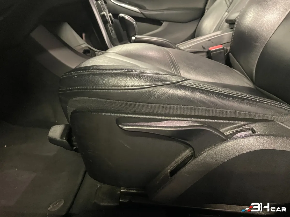 Volvo V40 - photo 12