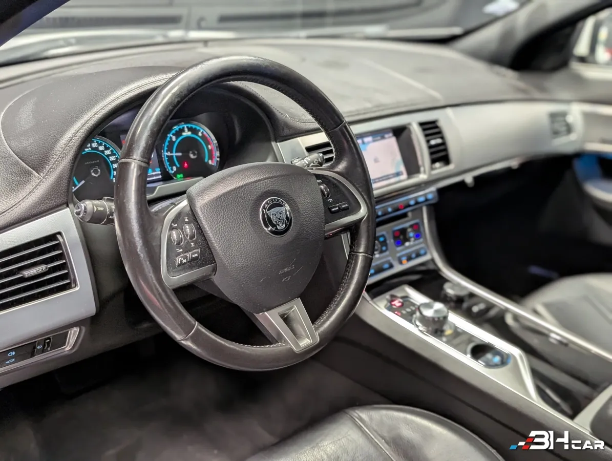 Jaguar Xf - photo 9