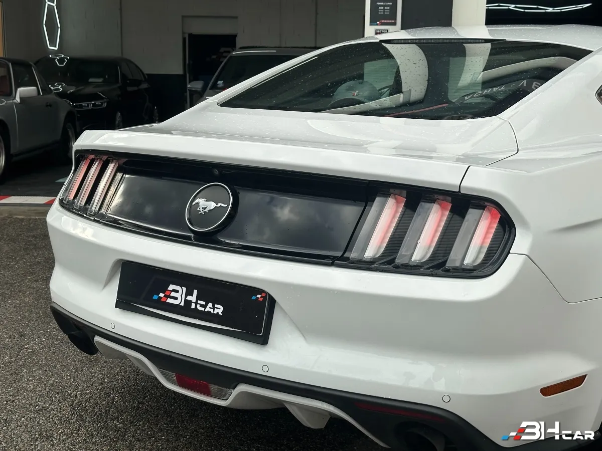 Ford Mustang - photo 7