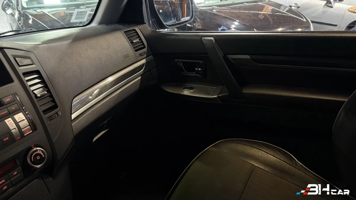 Mitsubishi Pajero - photo 30