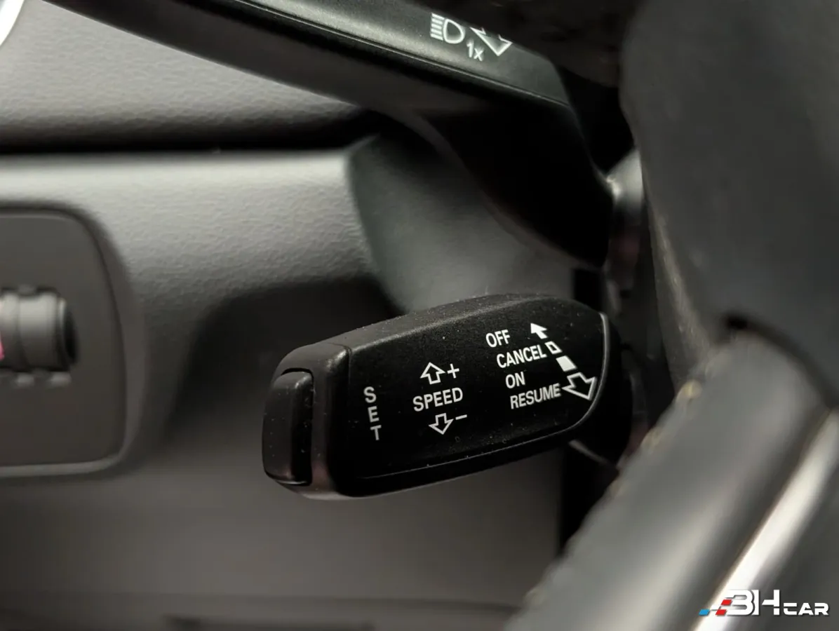 Audi Q3 - photo 12