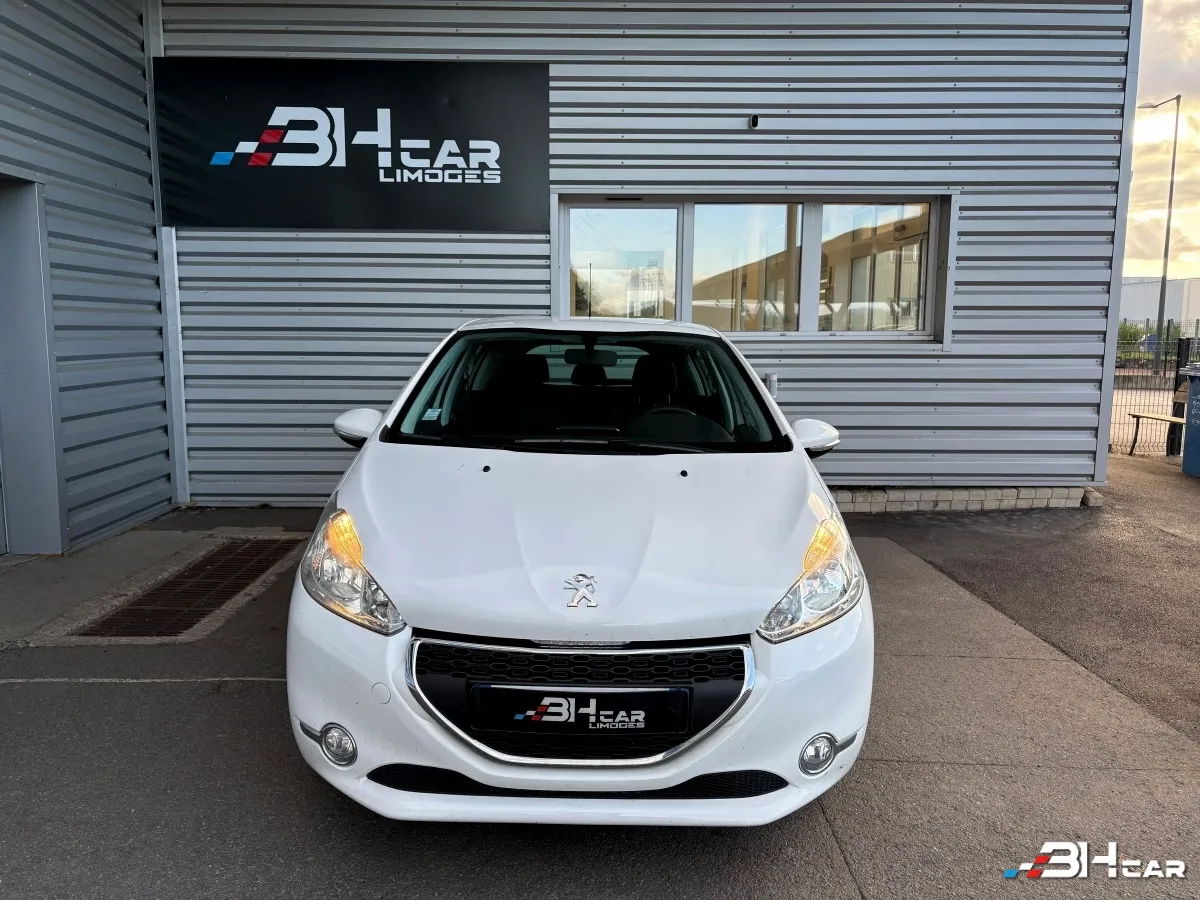 Peugeot 208 - photo 3