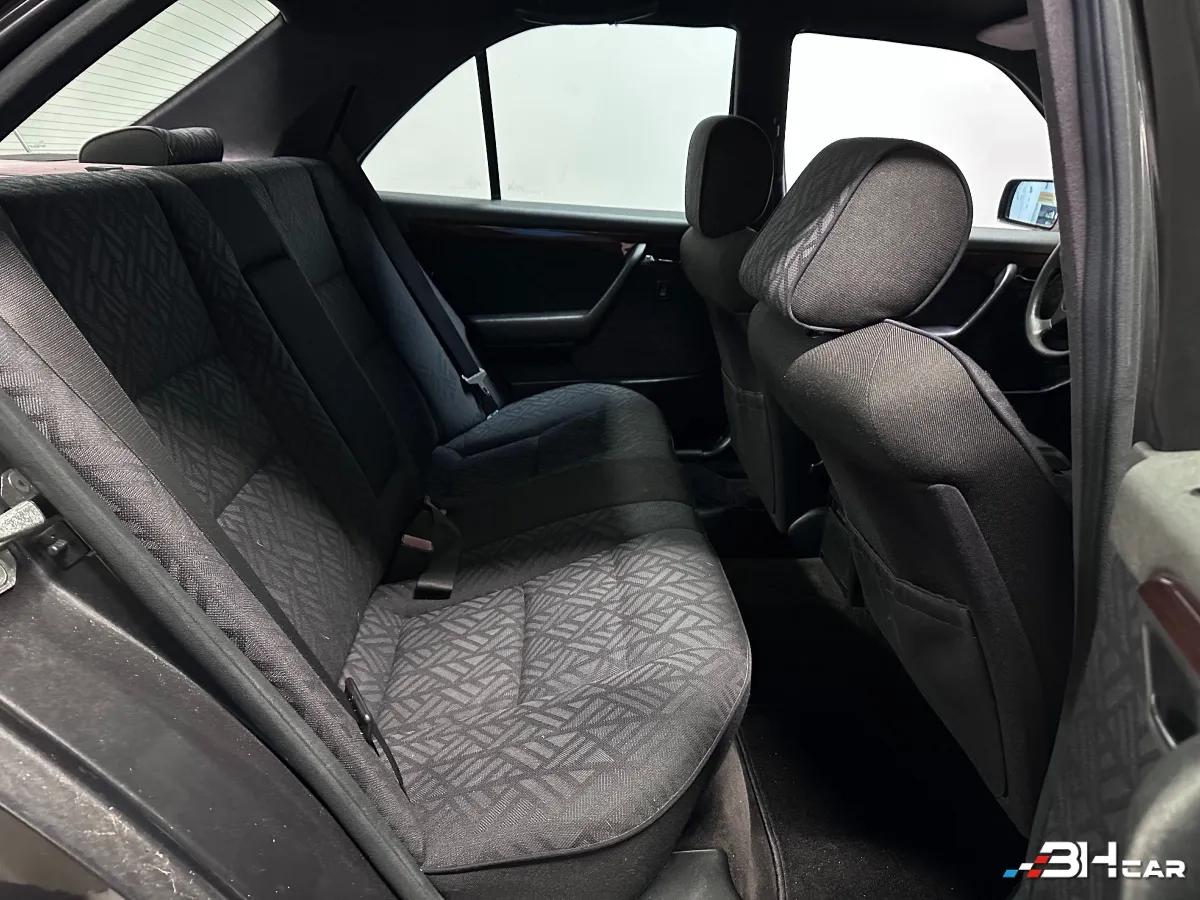 Aperçu indisponible de Mercedes-Benz Classe C