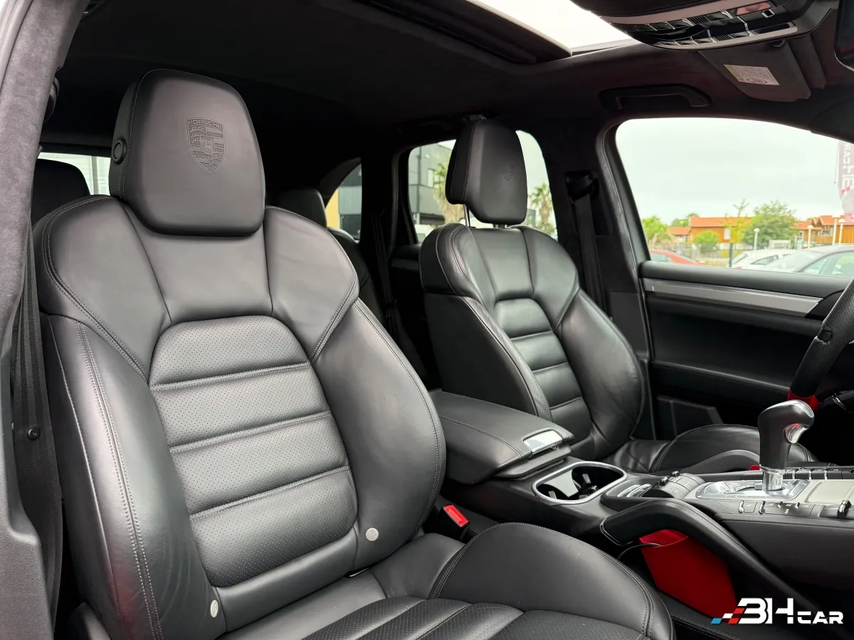 Porsche Cayenne - photo 13