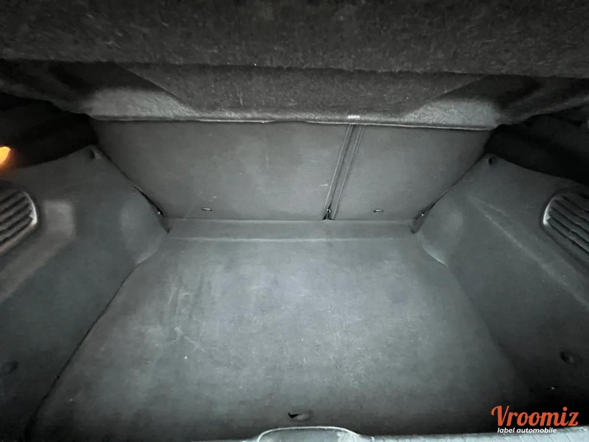 Peugeot 208 GENERATION-I 1.6 E-HDI 90 ACTIVE