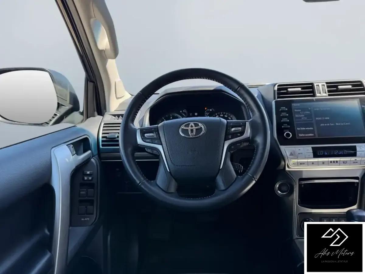 Toyota Land Cruiser 