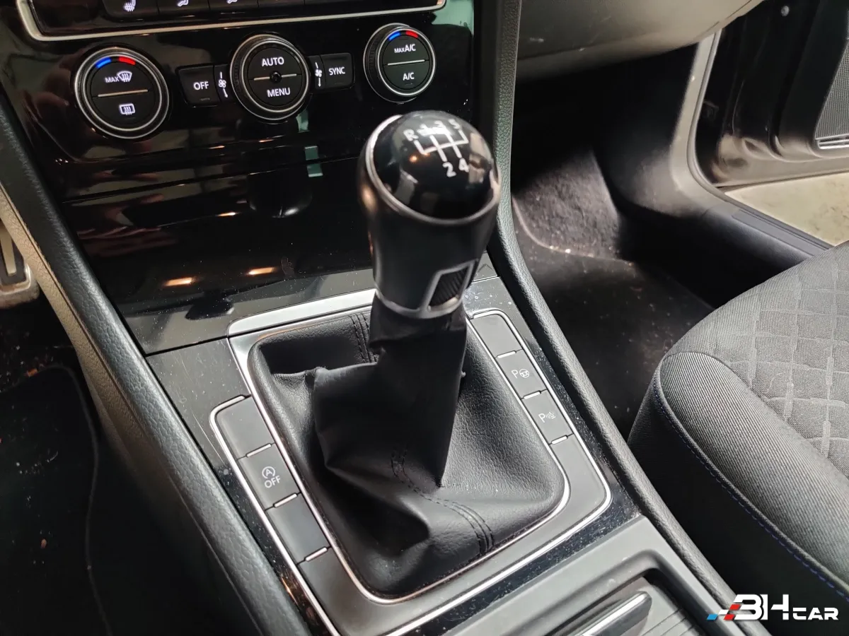 Volkswagen Golf - photo 12