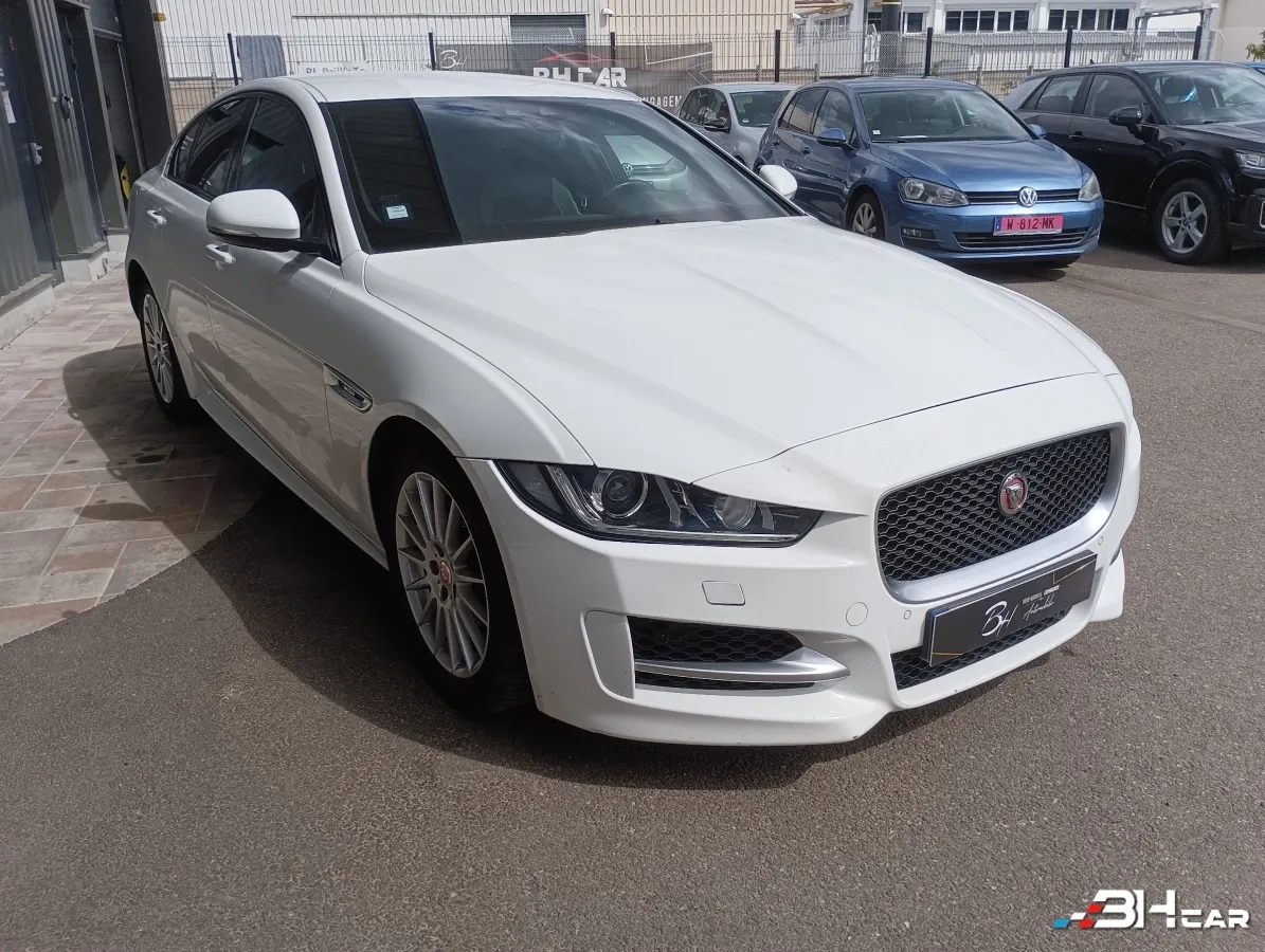 Jaguar Xe - photo 7