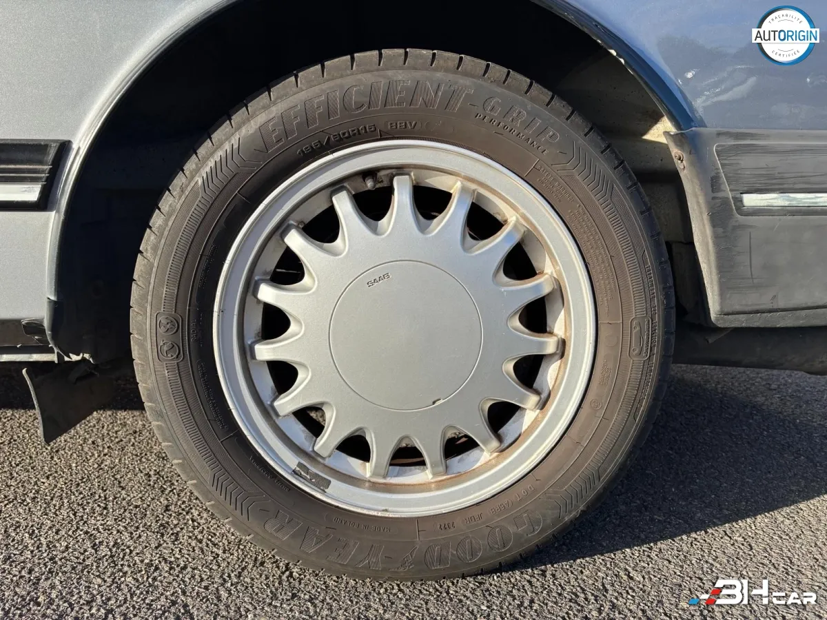 SAAB 900 - photo 18