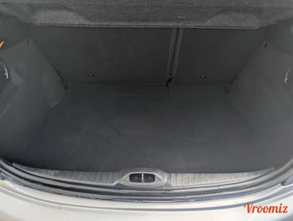Peugeot 208 GENERATION-I 1.6 BLUEHDI 75 STYLE