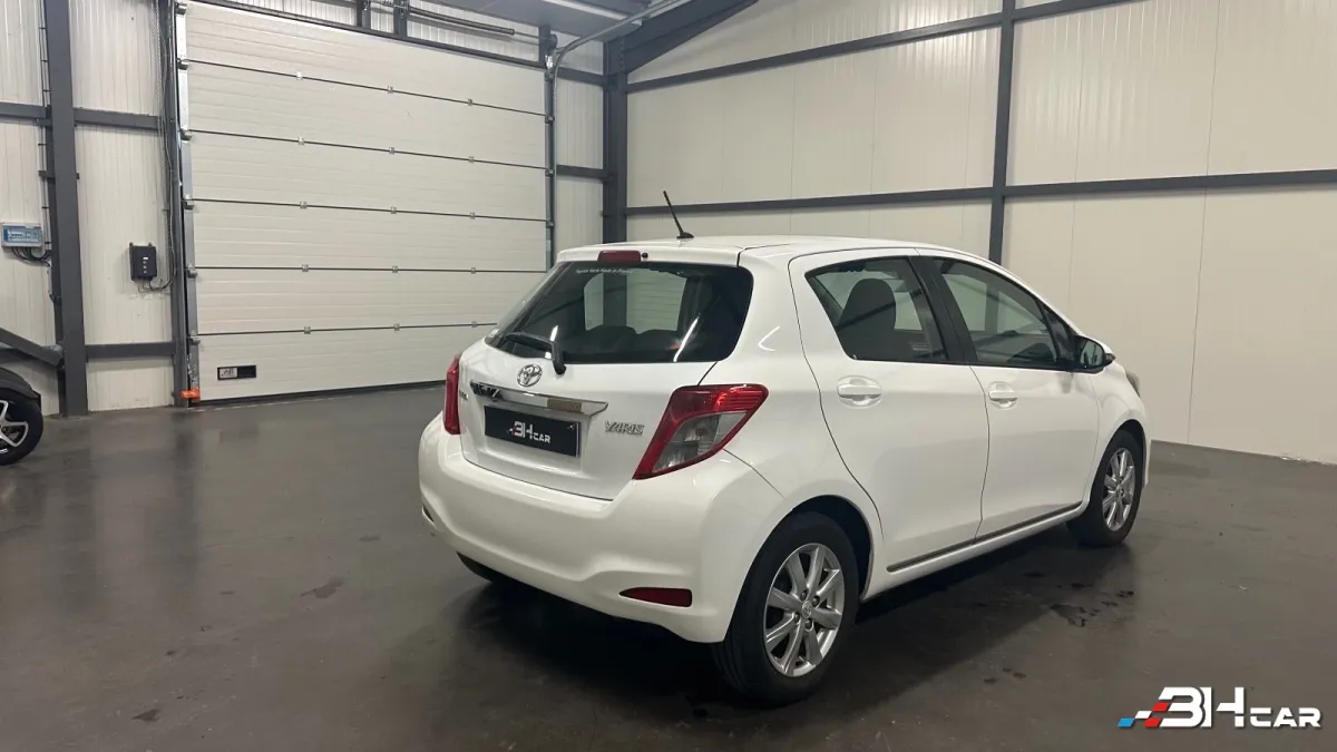 Toyota Yaris - photo 5