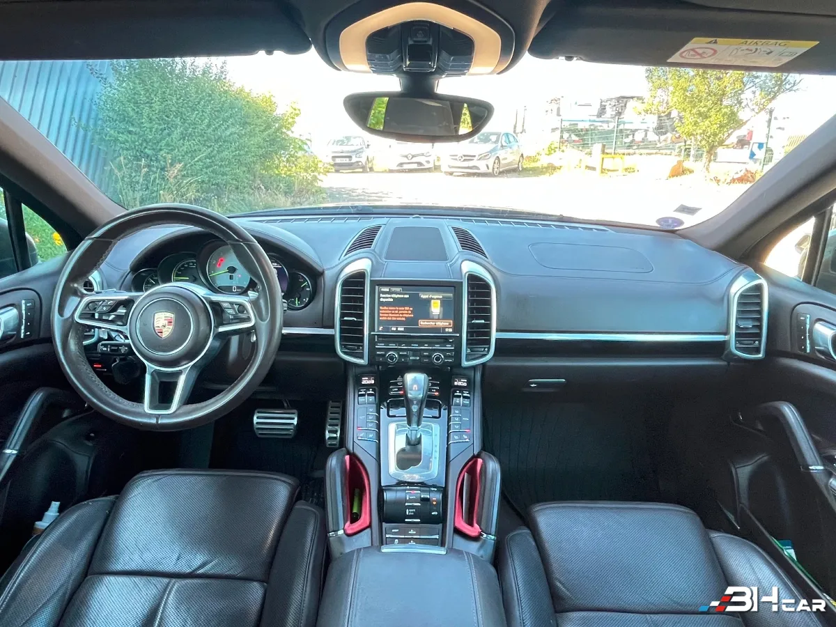 Porsche Cayenne - photo 14