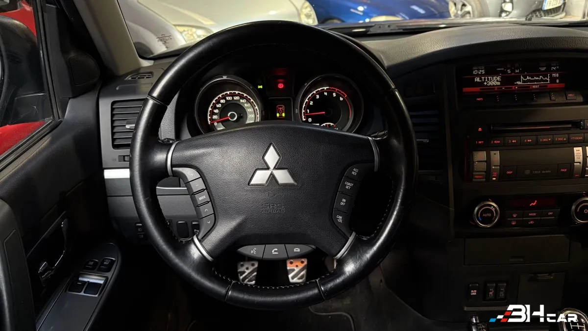 Mitsubishi Pajero - photo 18