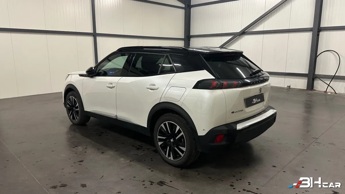 Peugeot E-2008 - photo 7