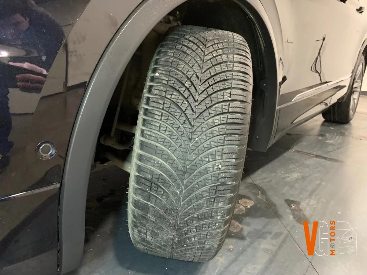 Volkswagen Tiguan 2.0 TDI 150 BLUEMOTION CARAT DSG BVA