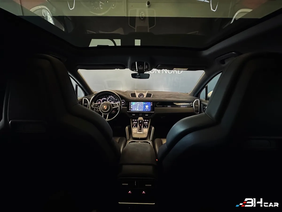 Porsche Cayenne - photo 12