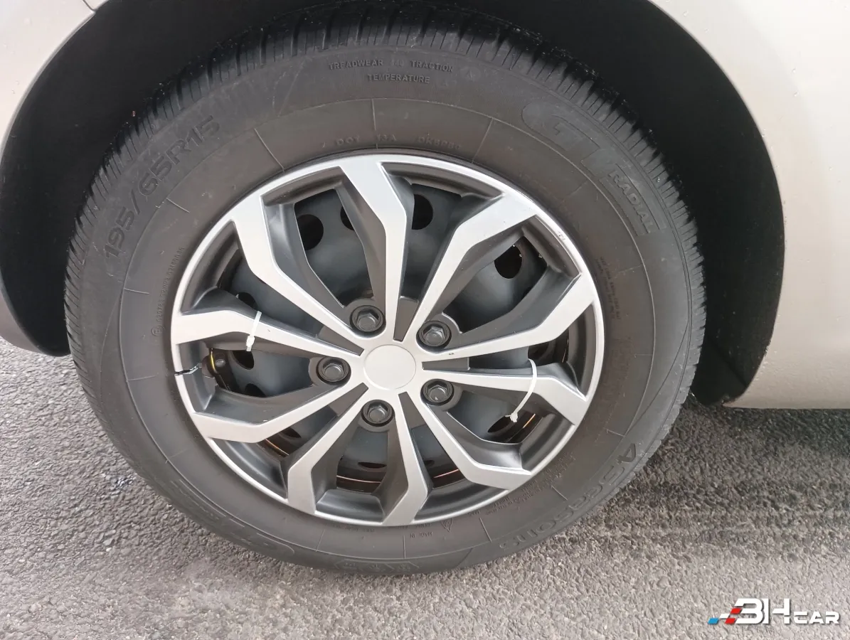 Volkswagen Golf - photo 12