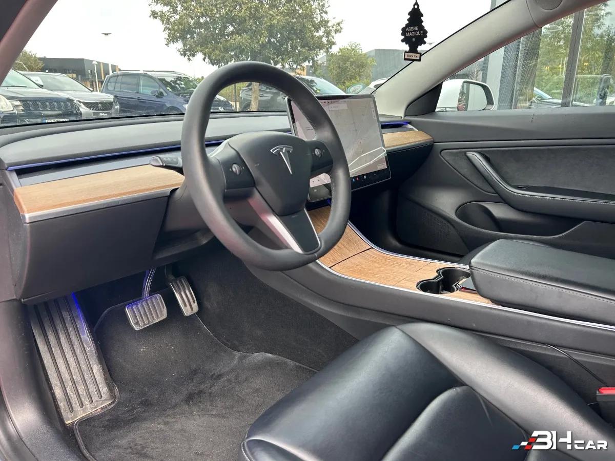 Aperçu indisponible de Tesla Model-3