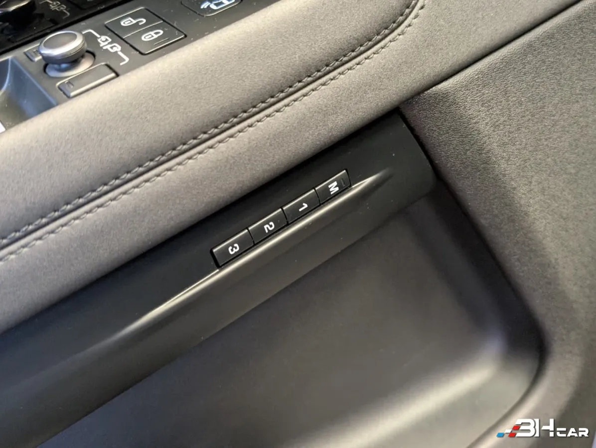Land Rover Range Rover Evoque - photo 28