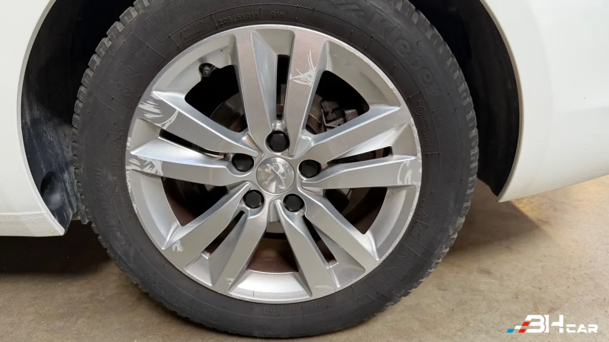 Peugeot 308 - photo 16