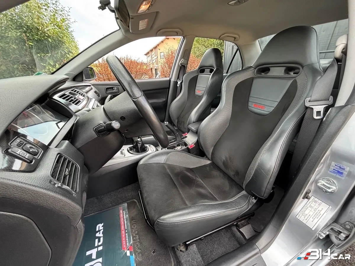 Mitsubishi Lancer - photo 16