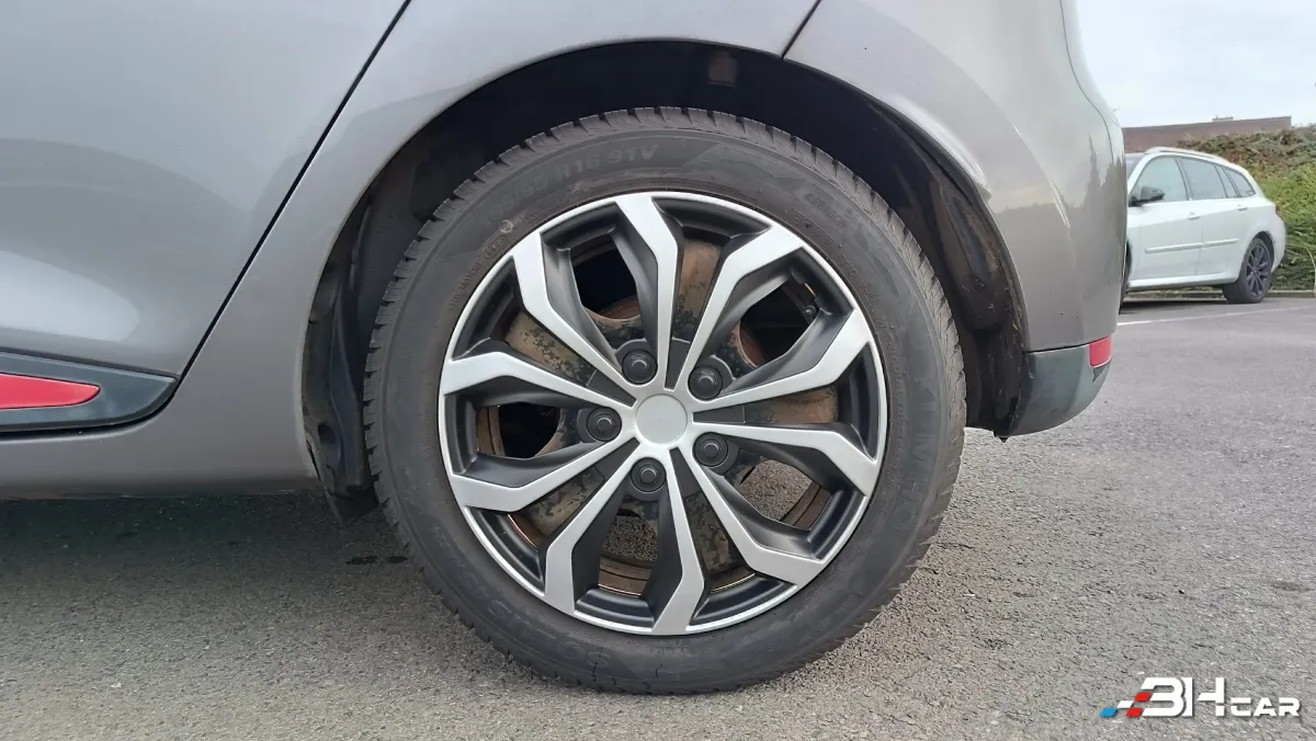 Renault Clio - photo 9