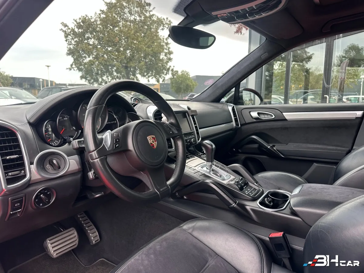 Porsche Cayenne - photo 9