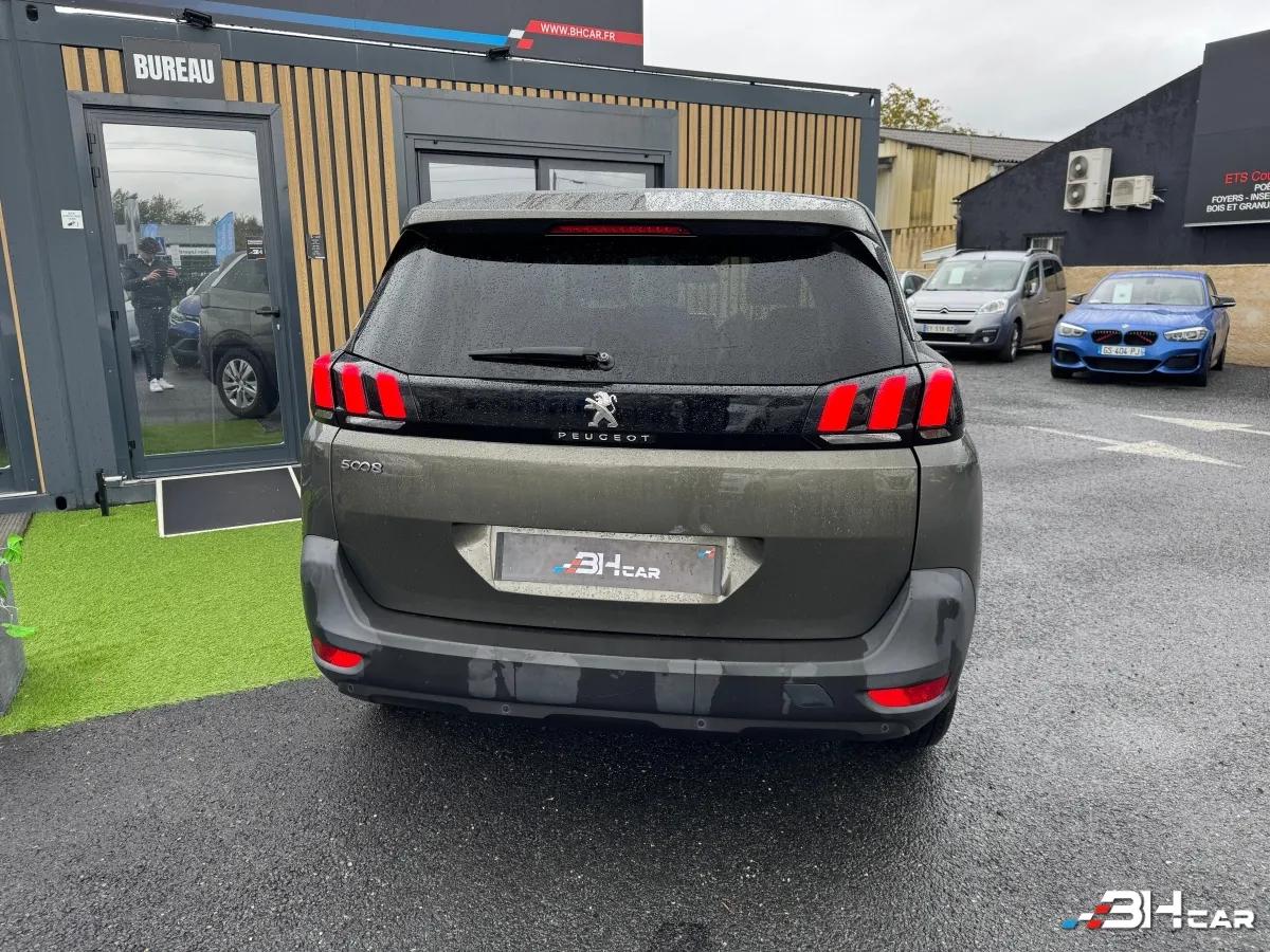 Aperçu indisponible de Peugeot 5008