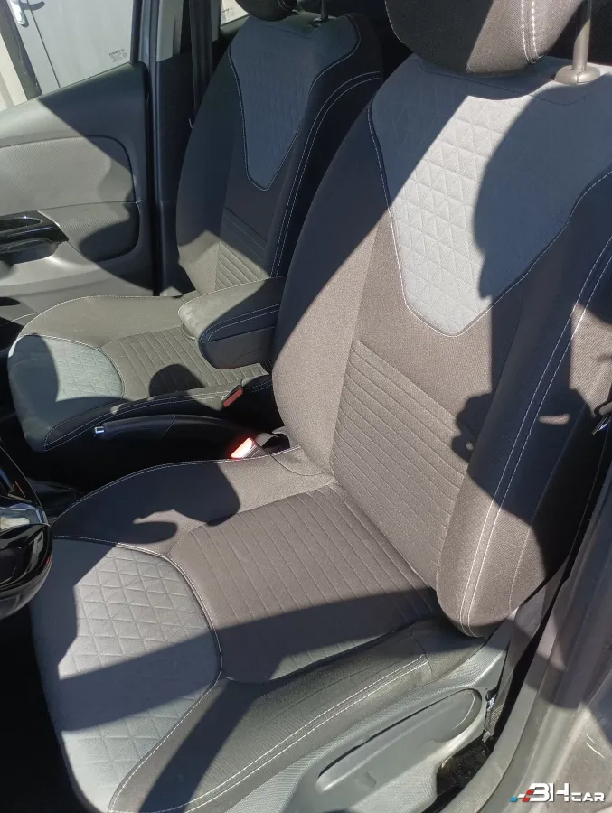 Renault Clio - photo 17