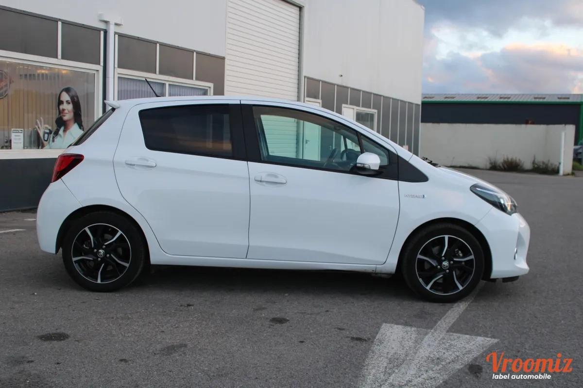 TOYOTA Yaris 3 phase 2 HSD 100h Design 5p