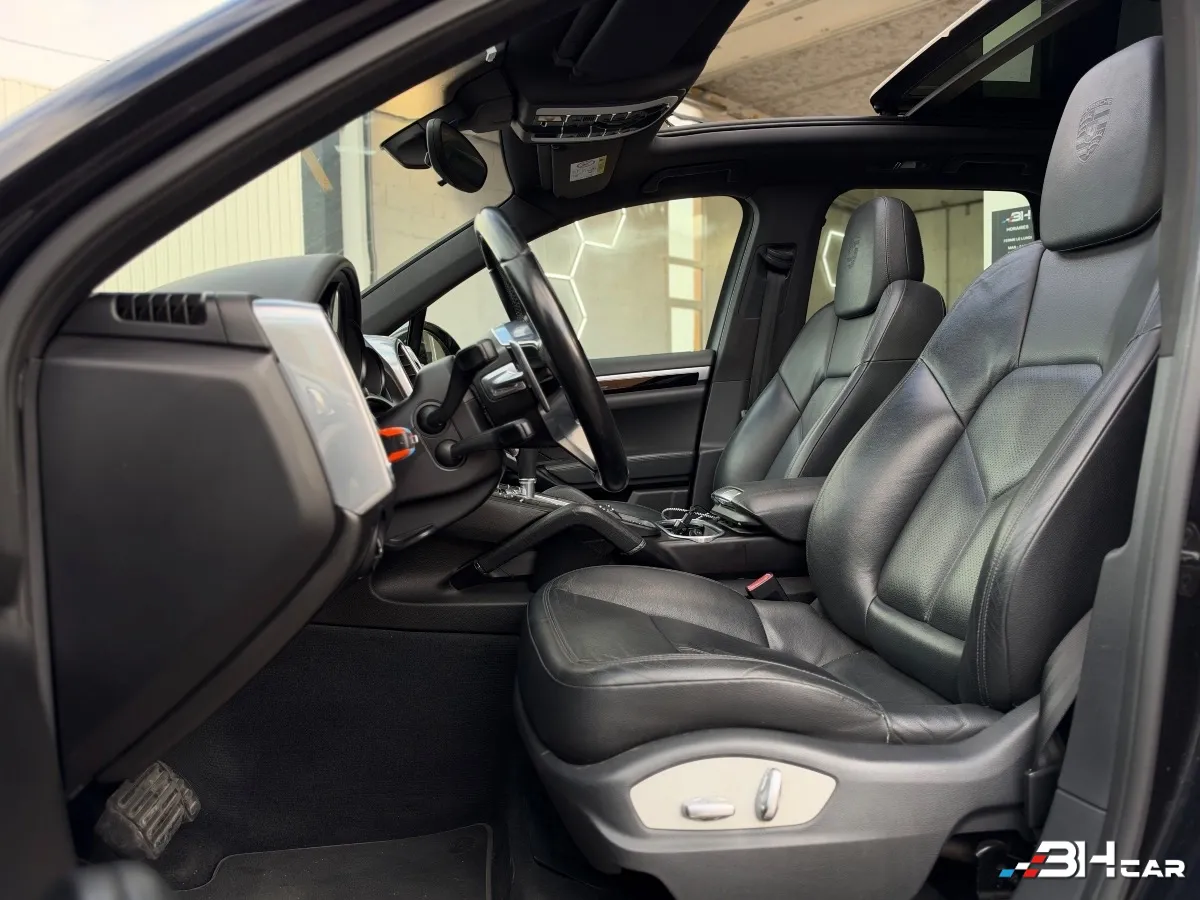 Porsche Cayenne - photo 12