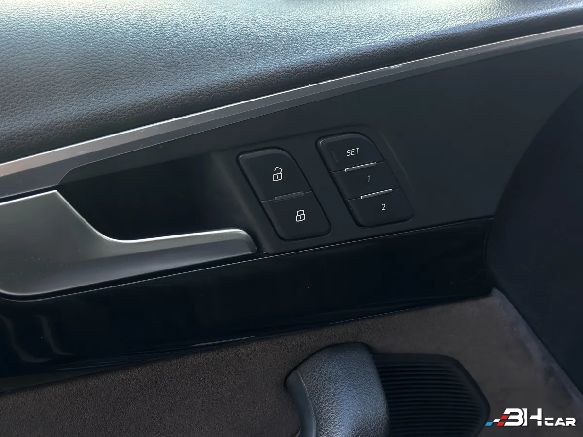 Audi A4 - photo 12