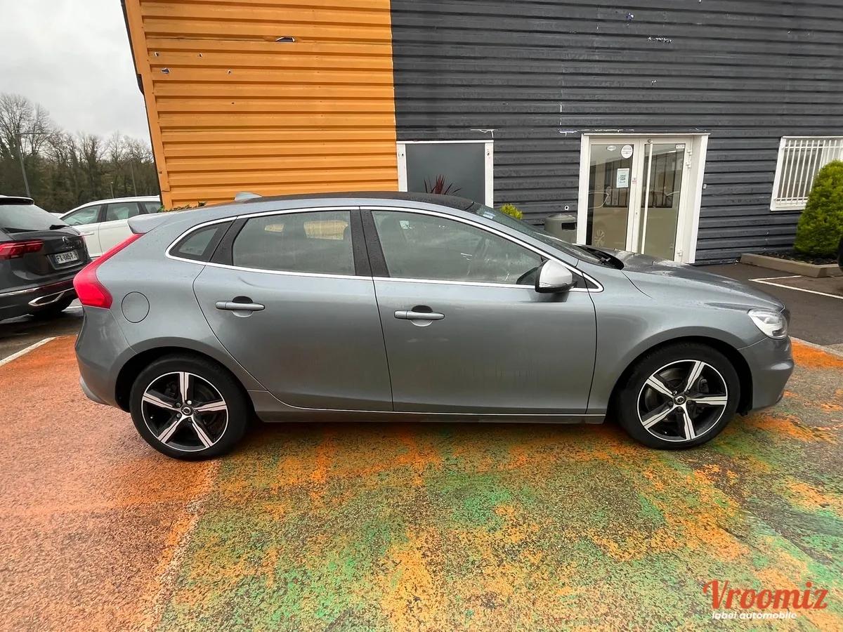 Volvo V40 