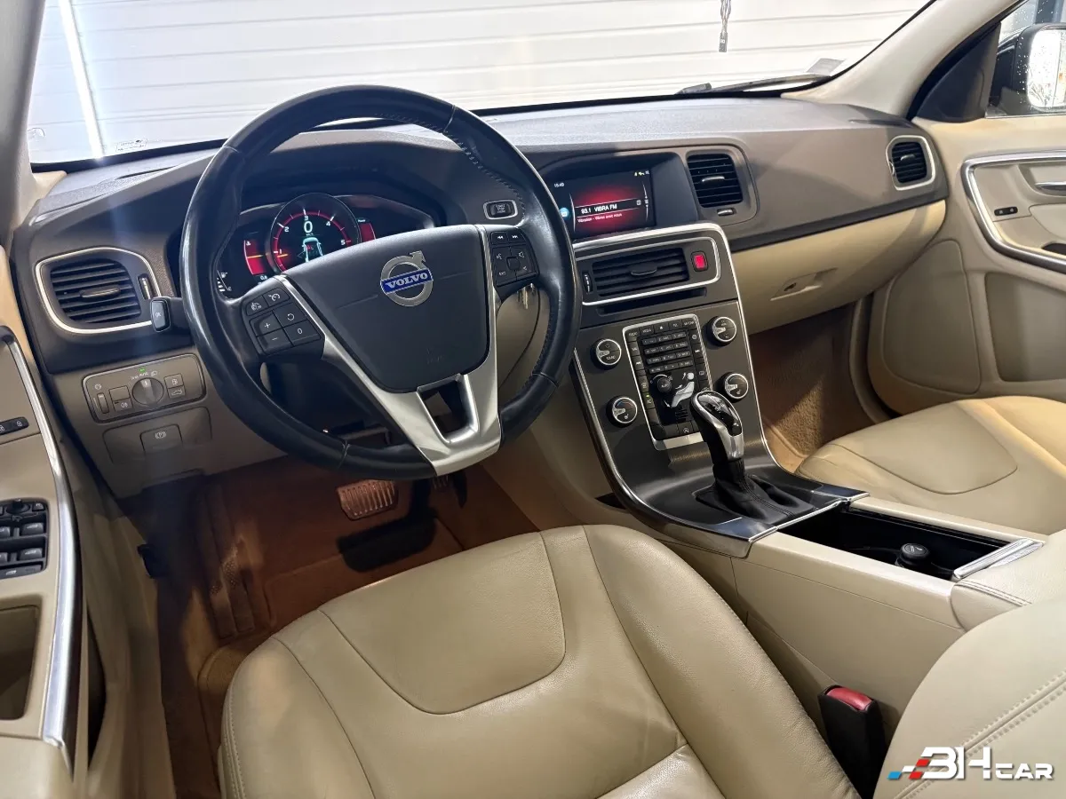 Volvo S60 - photo 3