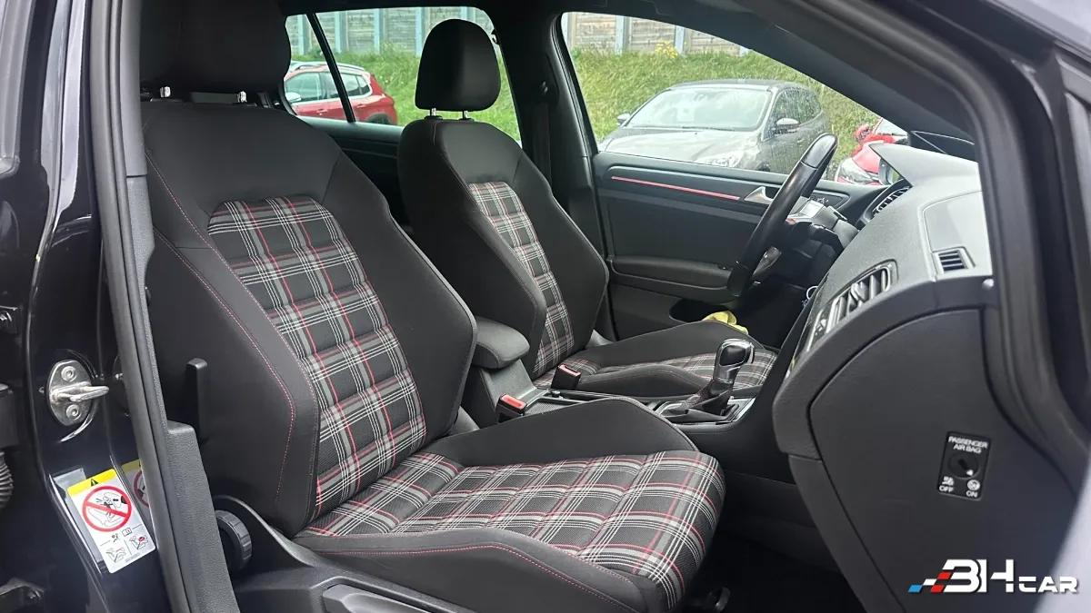 Aperçu indisponible de Volkswagen Golf