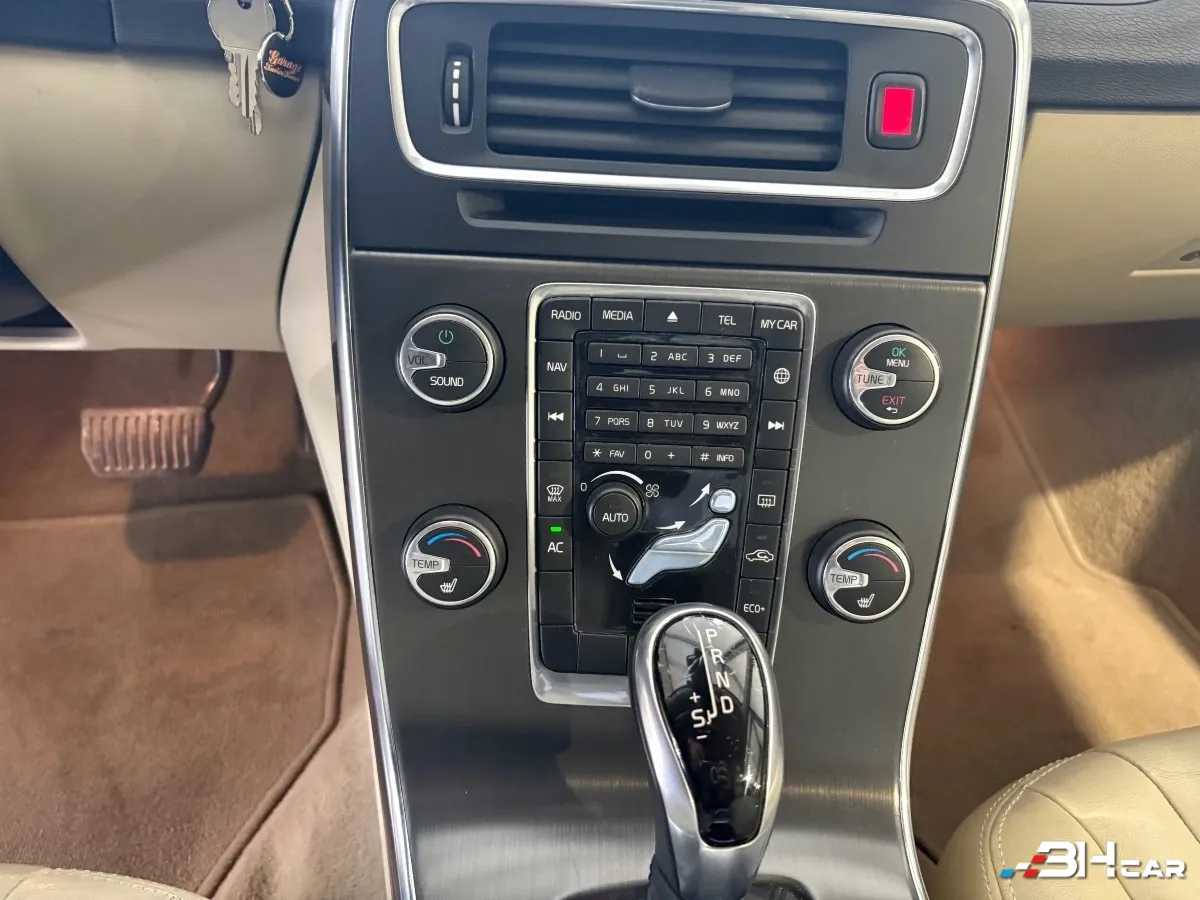 Volvo S60 - photo 13