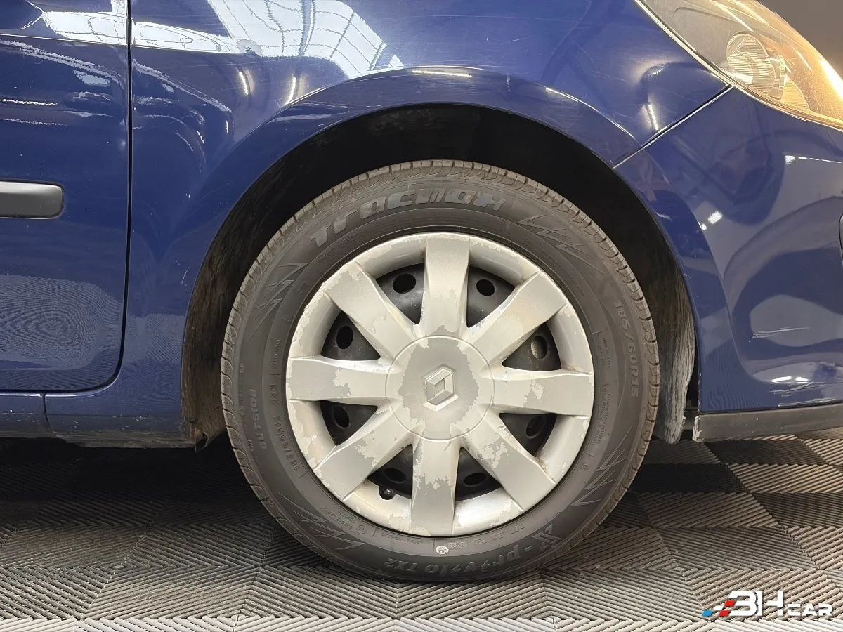 Renault Clio - photo 13