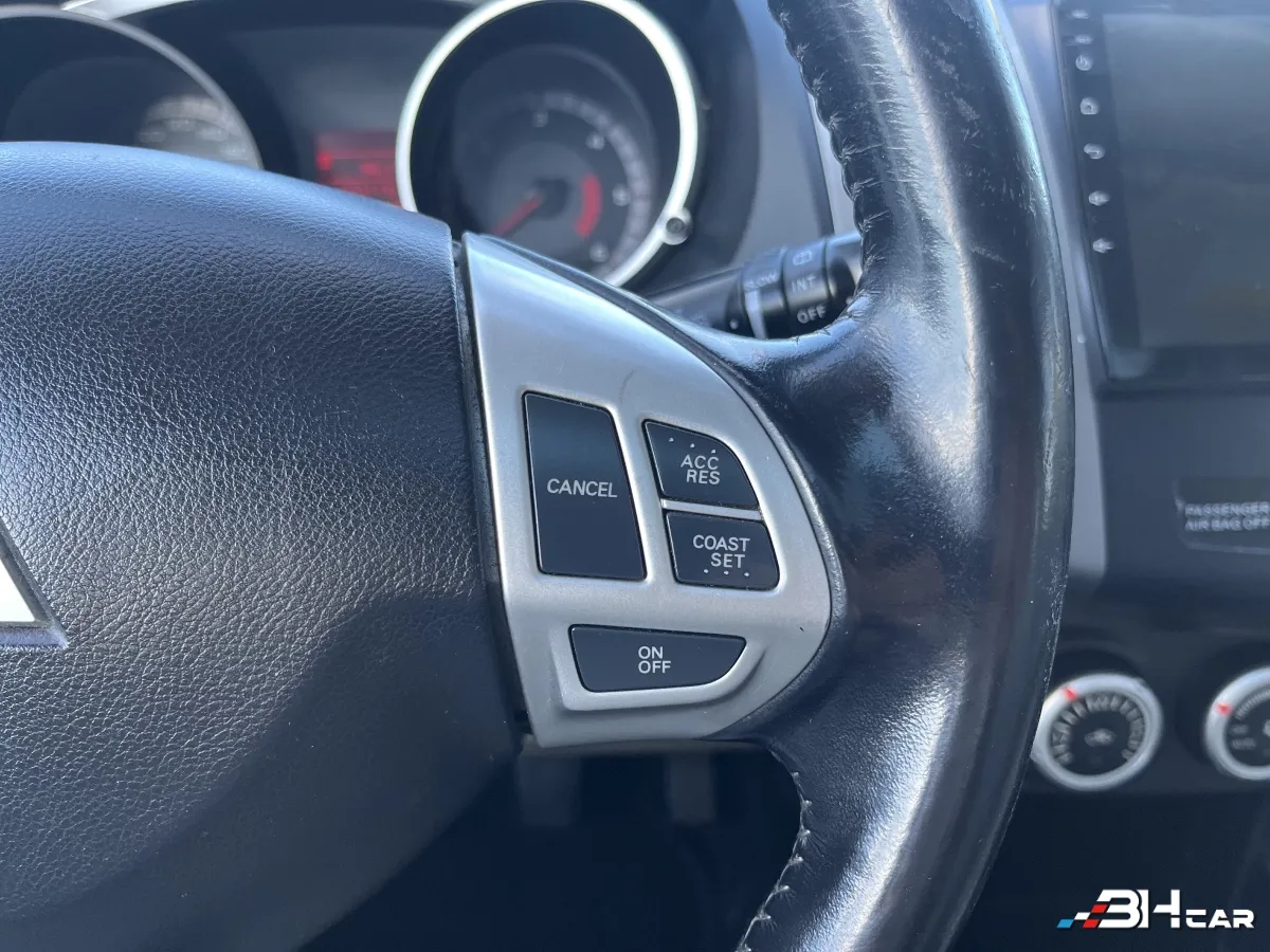 Mitsubishi Outlander - photo 15