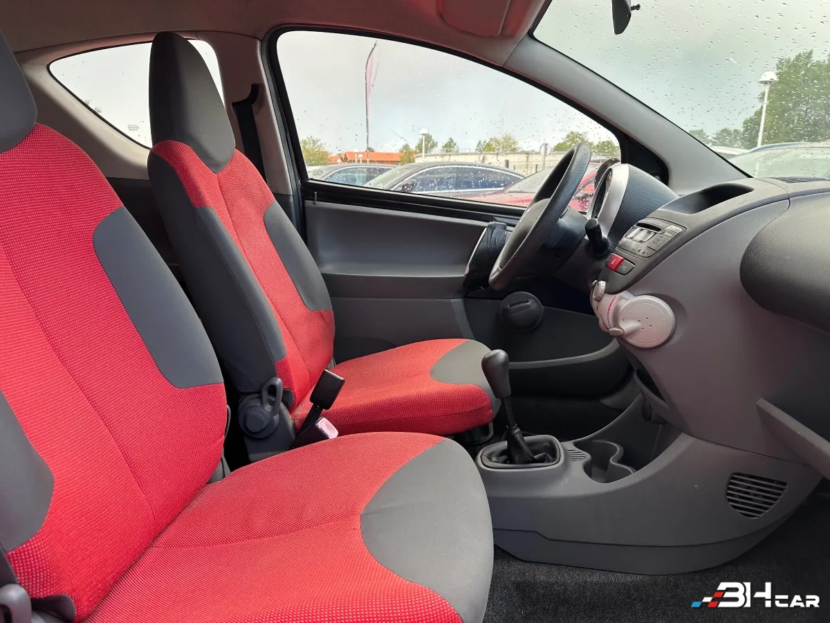 Peugeot 107 - photo 8